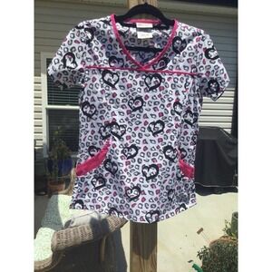 UAScrubs womens nurse scrub top s small cheetah animal heart valentines vet tech